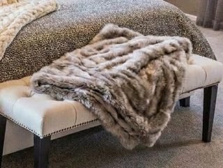EVERGRACEHOME Luxury Faux Fur Throw Blanket, 50"x60", Ombré Sable Brown | Fluffy Faux Mink Blanket, Soft Cozy Plush, Thick Warm Winter Throw